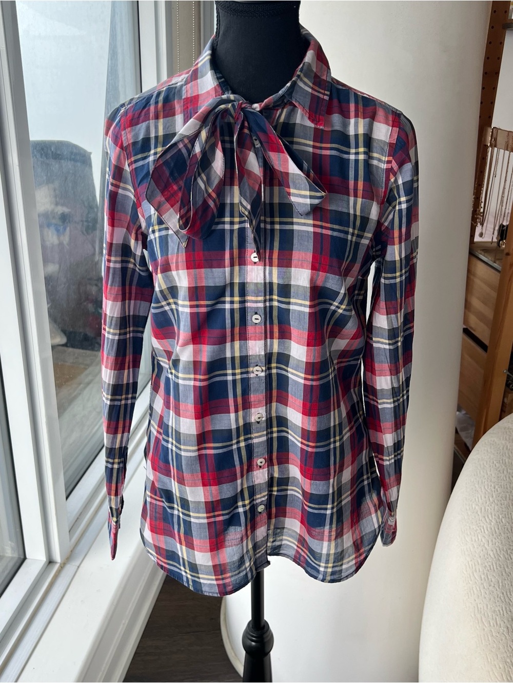 Excellent Condition! Classic Tommy Hilfiger plaid shirt with tie detail